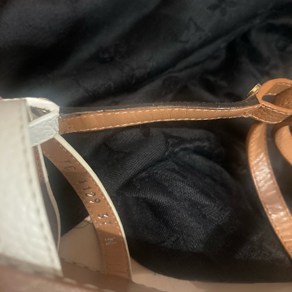 NEW - Louis Vuitton Explorer Flat Sandals - Picture 10 of 11